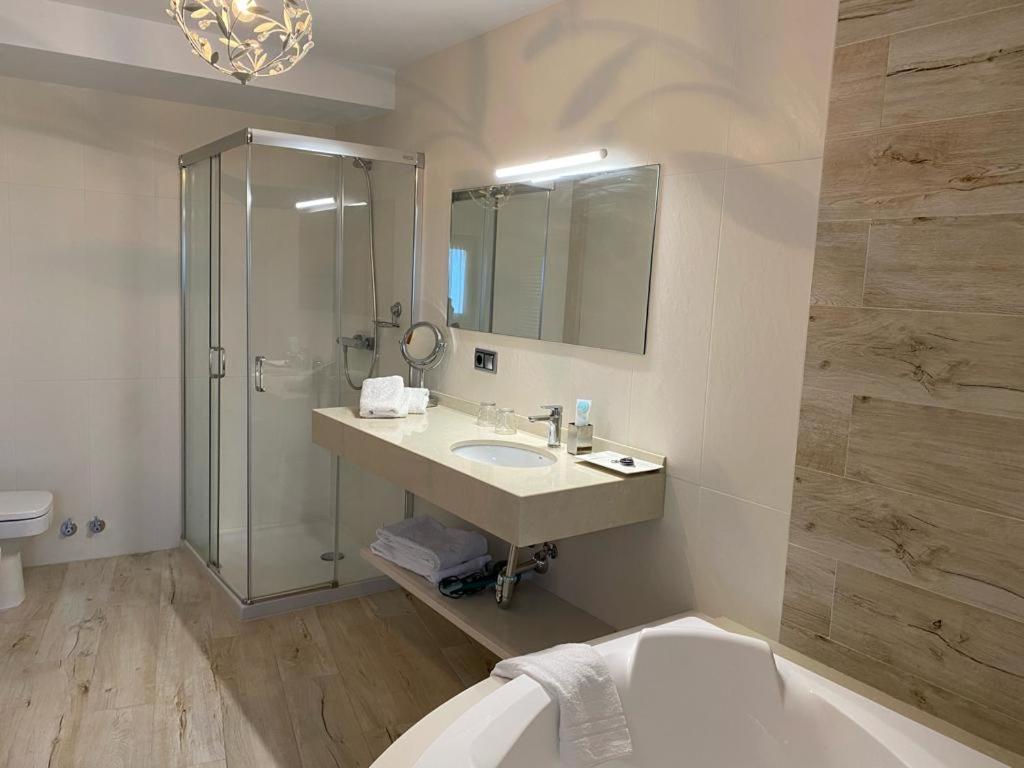 Picos De Europa Suites And Rooms Turieno Екстериор снимка