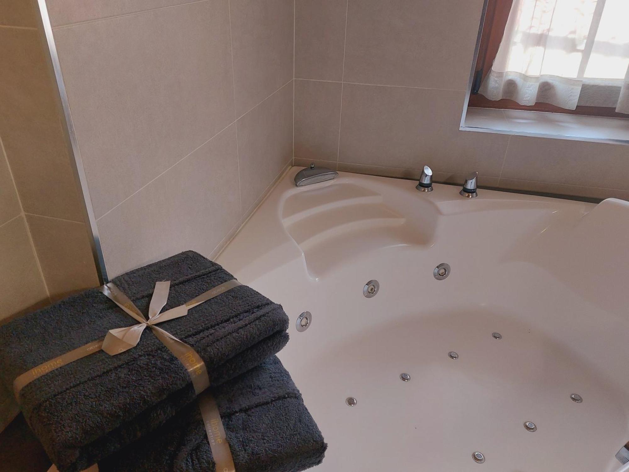 Picos De Europa Suites And Rooms Turieno Екстериор снимка