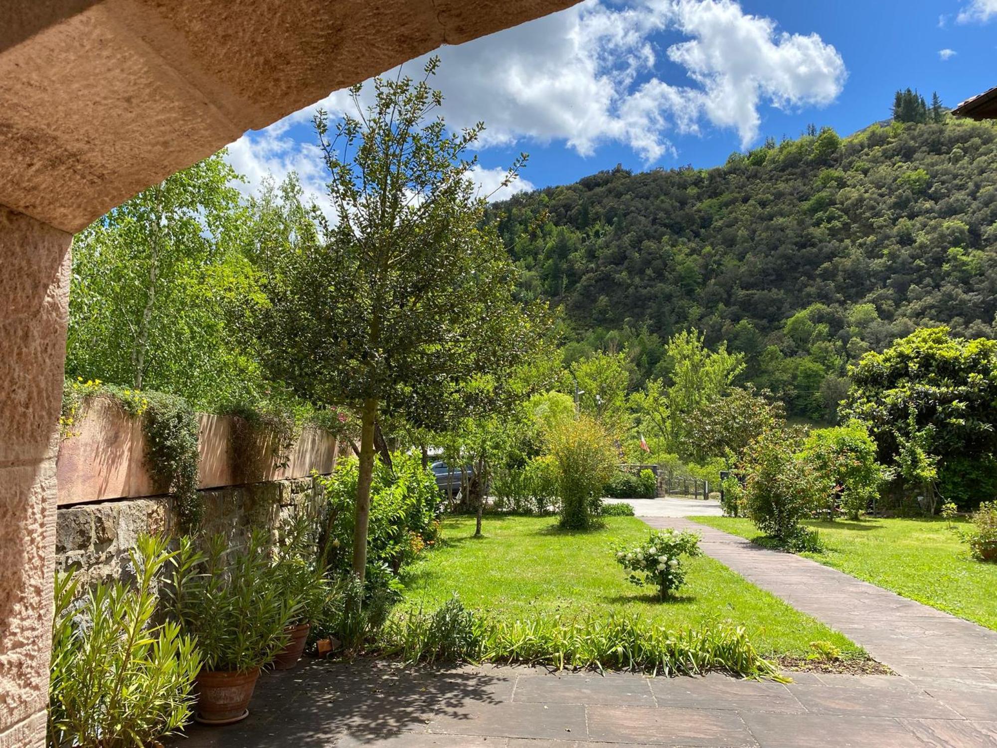 Picos De Europa Suites And Rooms Turieno Екстериор снимка