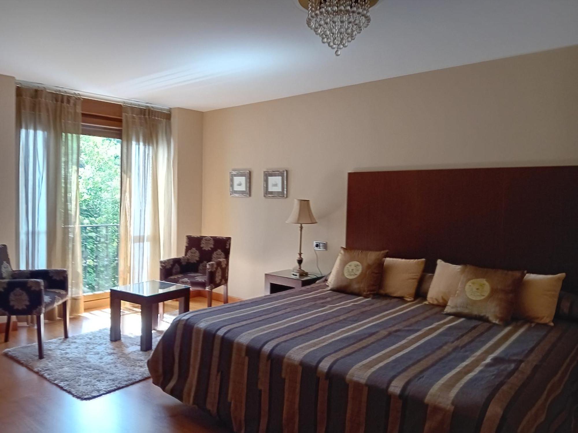 Picos De Europa Suites And Rooms Turieno Екстериор снимка